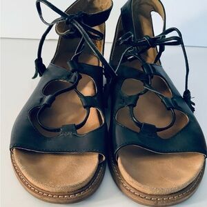 CLARKS ARTISAN…. Leather  Gladiator Sandals